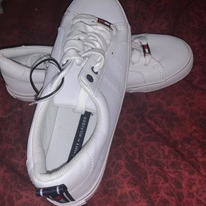Tommy hilfiger shoes size 8